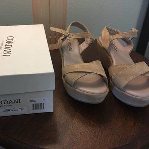 Cordani platform sandals size 40 /9, Garda
